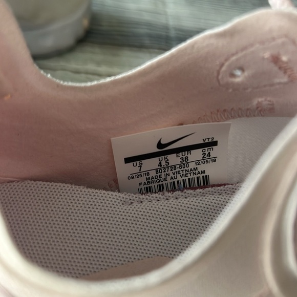 Nike Wmns React Element 55 Pink and Cream Sneakers Sz 7 - Picture 8 of 9